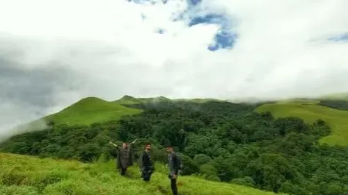 Bandaje Falls Trek via Ballarayana Durga Fort